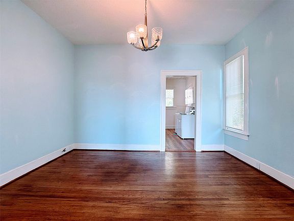 4th image of 3600 Avenue S 1/2