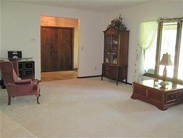 4th image of 1581 Willoughby Dr