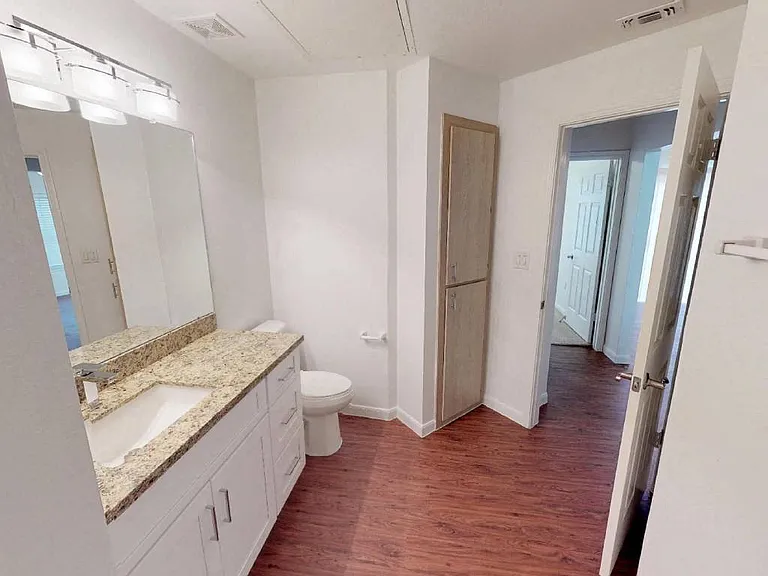 The Whittington Apartments — Photo 16