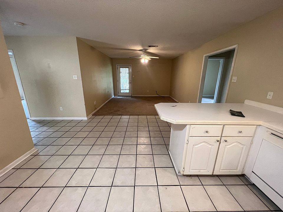 4701 Whispering Pines Loop A, Pineville, LA 71360 Zillow