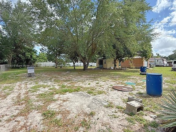 2nd image of 1910 NW 163rd St