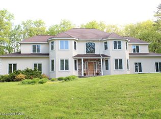 209 Saunders Ct, Cresco, PA 18326