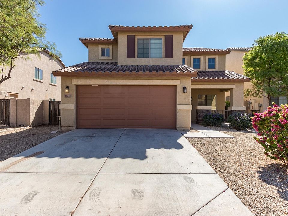 1st image of 44213 W Lindgren Dr