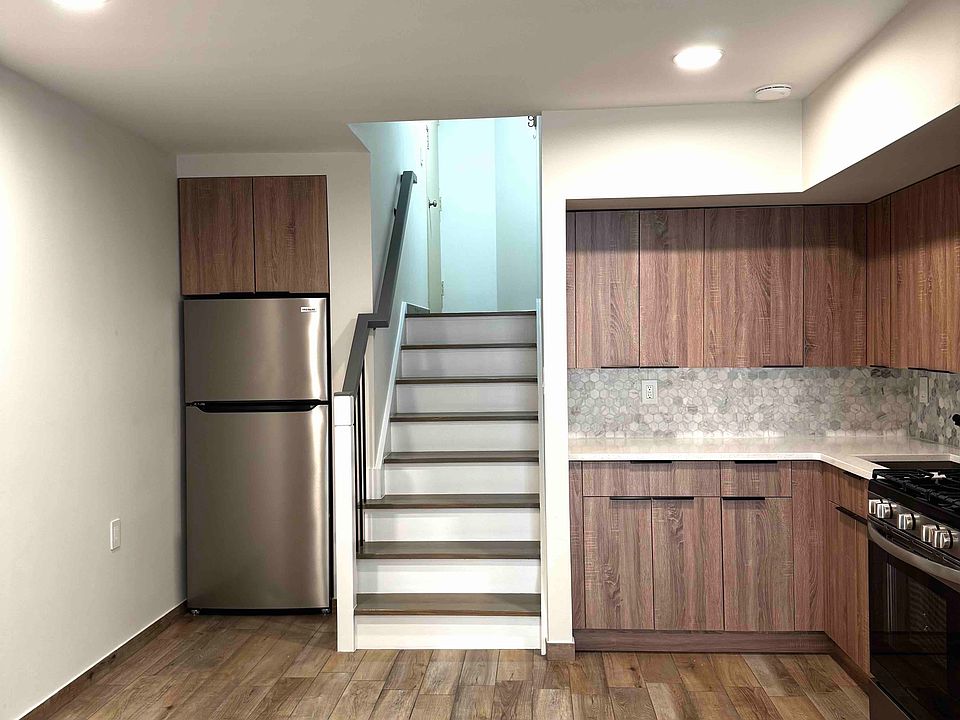 1st image of 15611 77th St #1