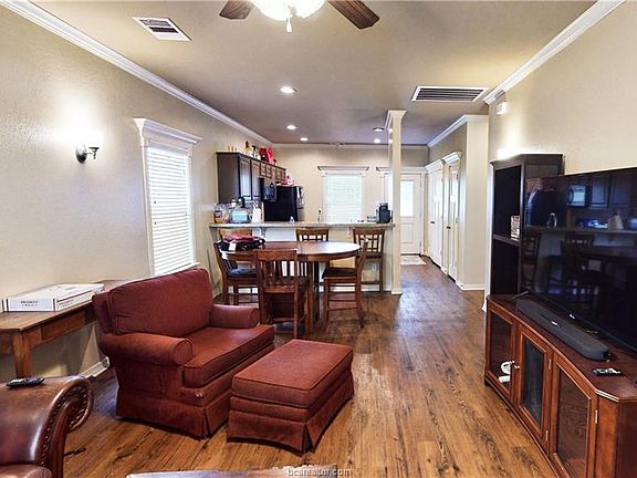 2nd image of 2485 Horse Shoe Dr