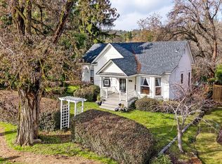 470 S 3rd St, Jacksonville, OR 97530