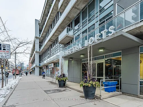 1029 King St W Photo 1