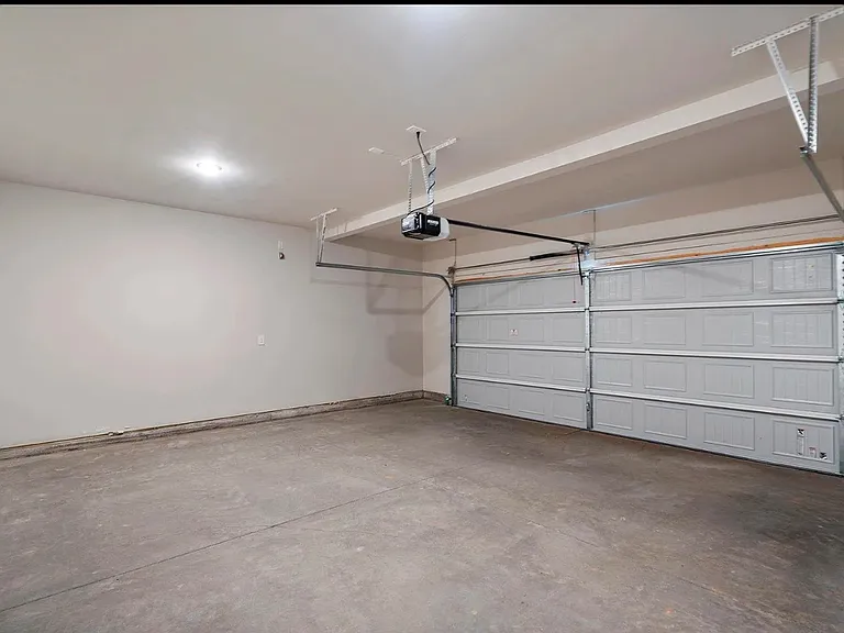 652 Orsman Trl — Photo 17