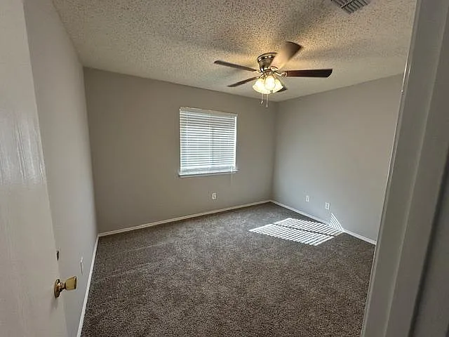 4 bed, 1860 sqft, $2,250 — Photo 4