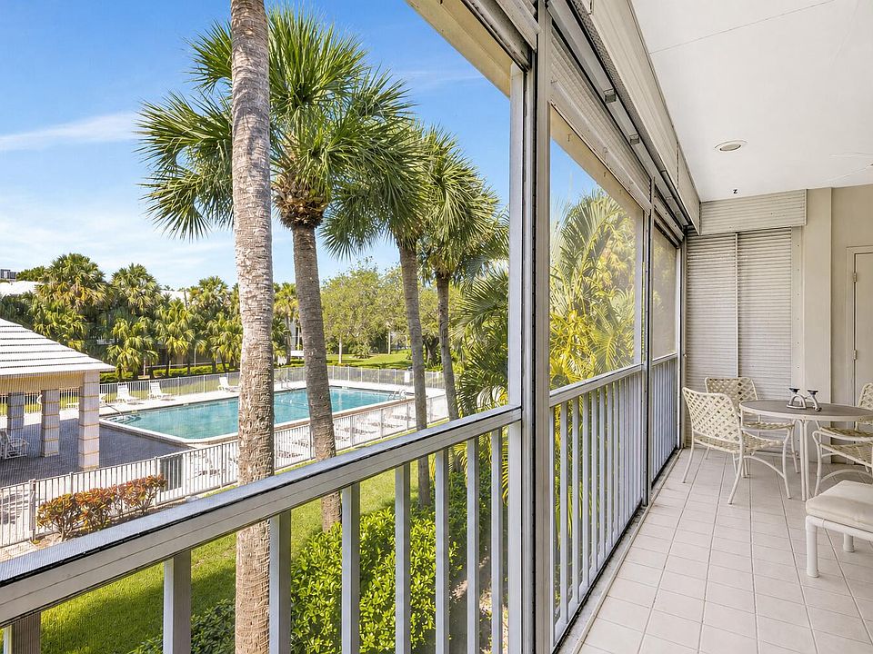 1st image of 1600 SE Saint Lucie Boulevard SE #211
