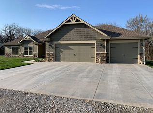 4725 SE Tecumseh Rd, Berryton, KS 66409