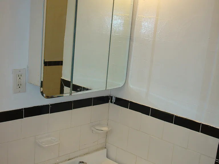 229 W 101st St #5A — Photo 7