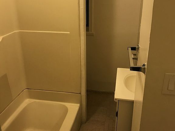 2nd image of 3814 Astoria Blvd APT 1
