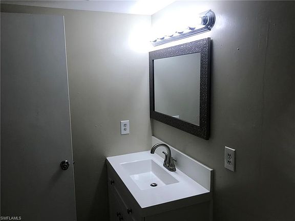 3rd image of 2628 Newton Ave #1