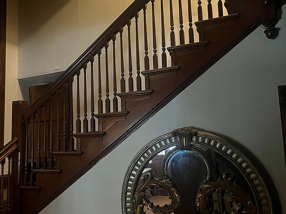 5th image of 1353 Mineral Spring Rd #2