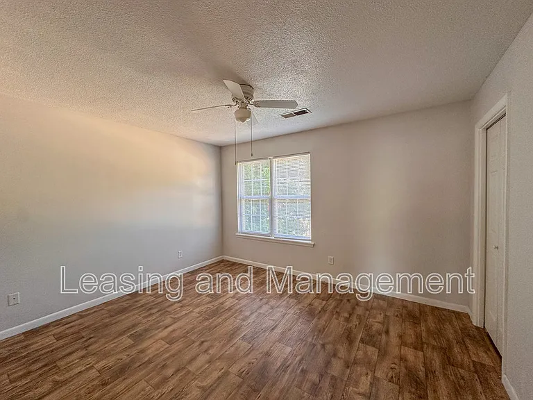 1423 Ashley River Rd #1D — Photo 11