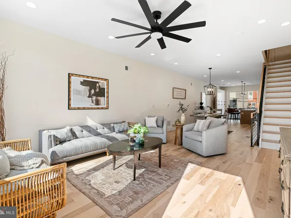 2623 Reed St, Philadelphia, PA 19146