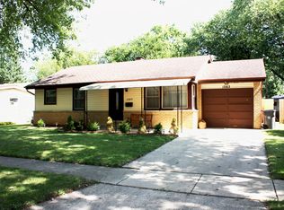 1263 Algonquin Dr, Elgin, IL 60120