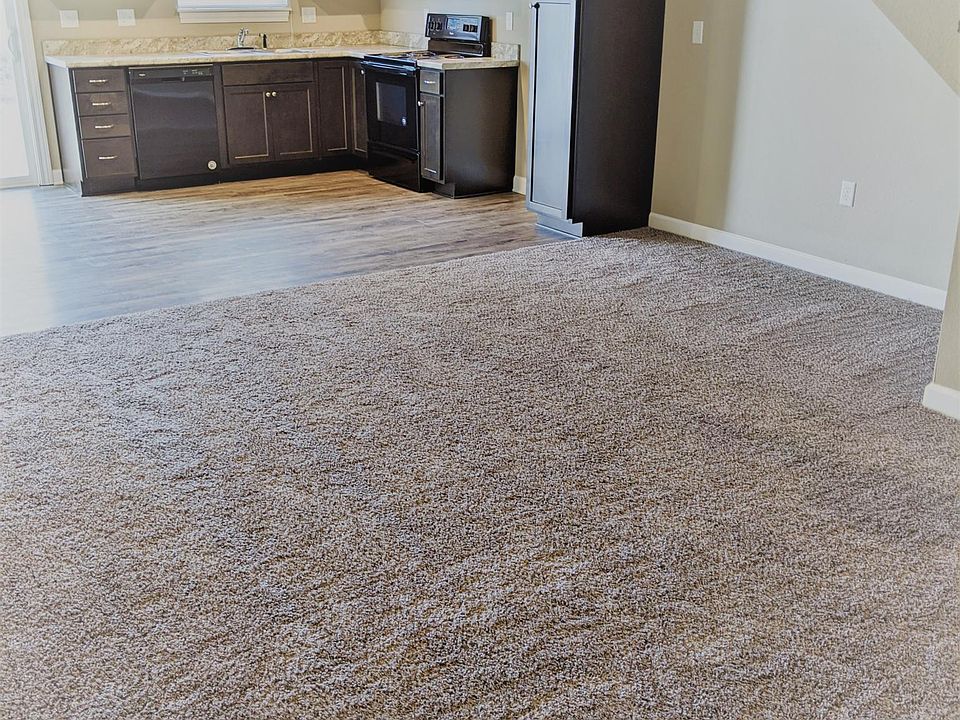 2nd image of 800 Markey Pl