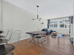 48 W Kinlea Cmn NW, Calgary, AB T3R0S2