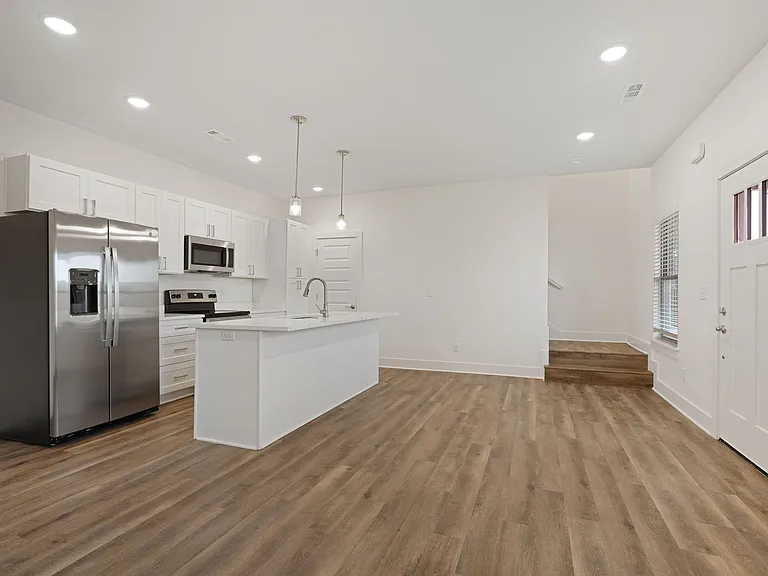 2713 SW Shackelton Ave #1 — Photo 5