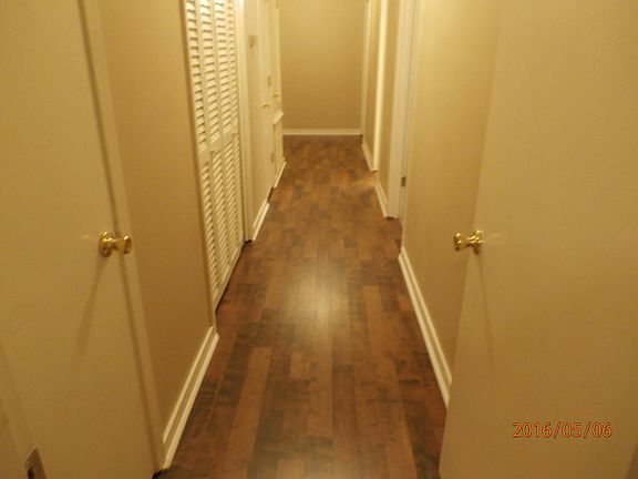 Laminate hallway, 3 closets