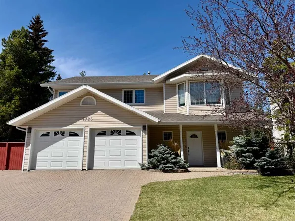 1726 E 113th St, Crowsnest Pass, AB T0K 0E0