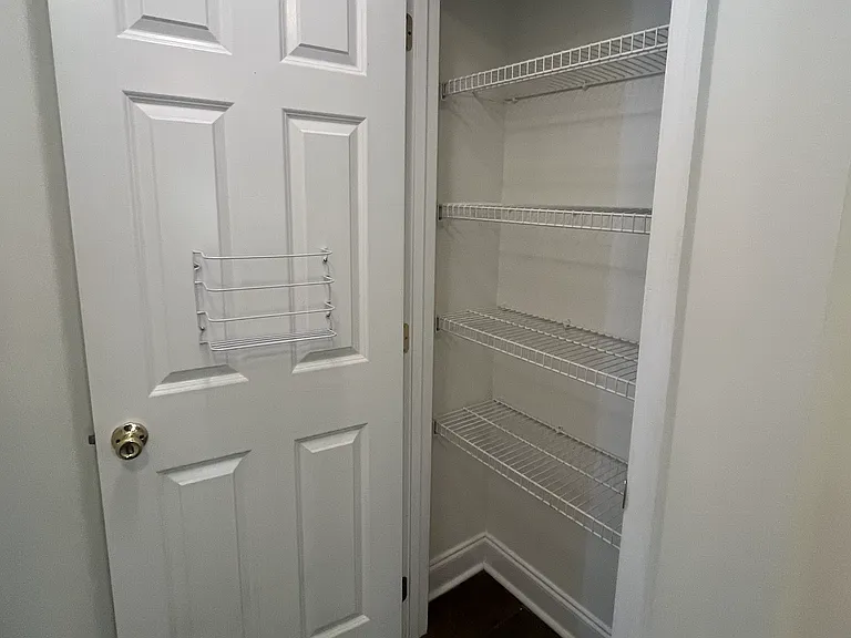 108 Bentwood Cir — Photo 2