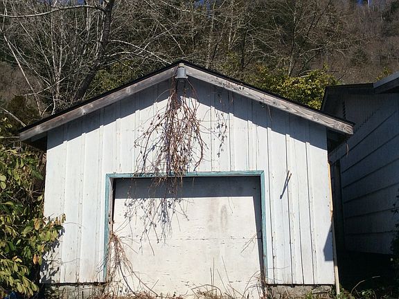 detached garage