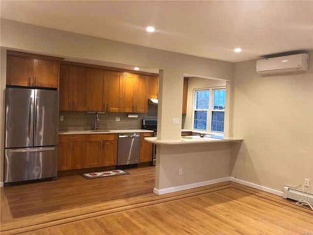 1st image of 4310 Orient Ave Fl 2