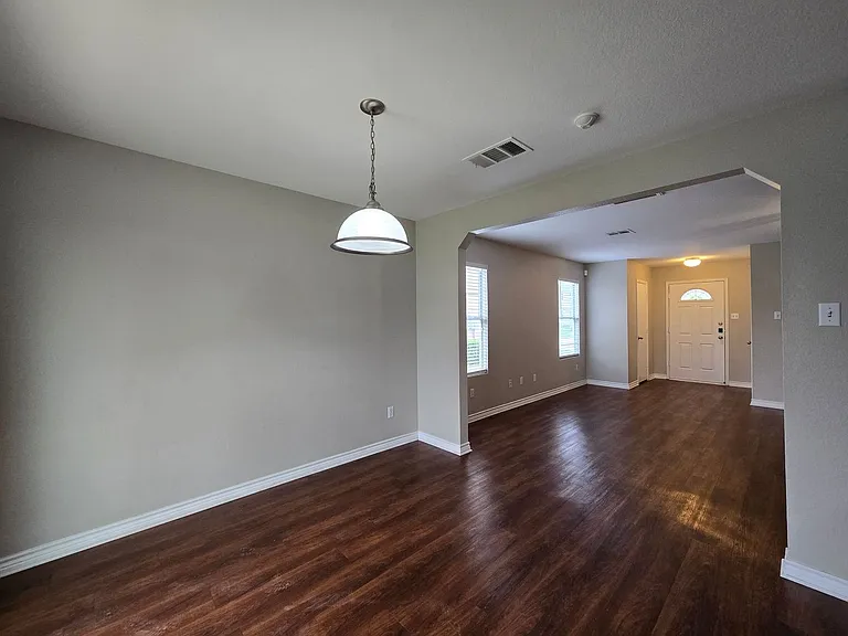 5302 Lyra Dr — Photo 9