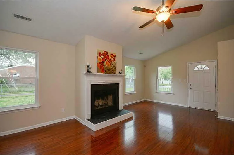 5212 Kennebeck Ave — Photo 3