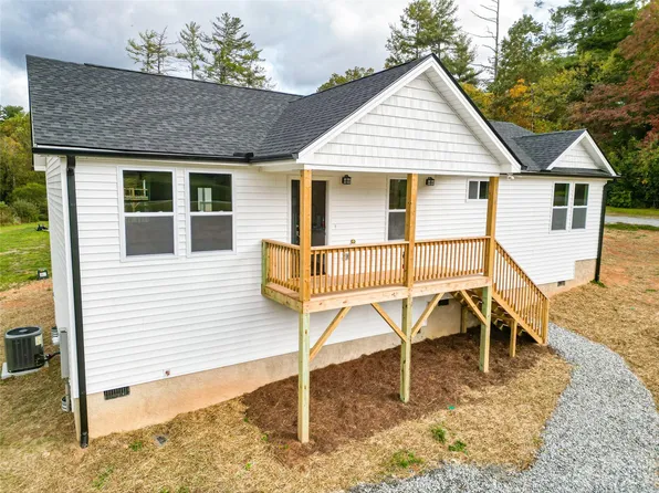 1930 Old Kanuga Rd, Hendersonville, NC 28739