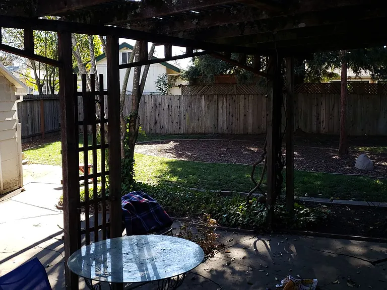 926 Louisa Ct — Photo 16