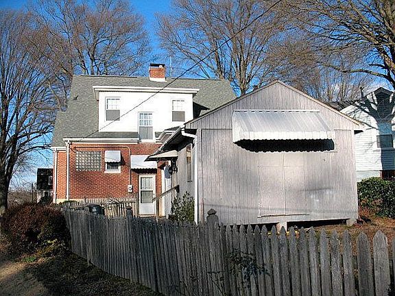 3rd image of 139 Clarendon Cir