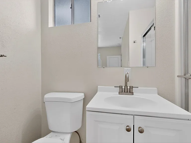 1846 Henry Cir SW — Photo 38