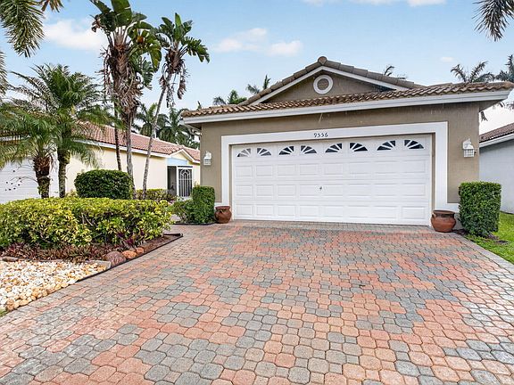 2nd image of 9556 Cherry Blossom Court