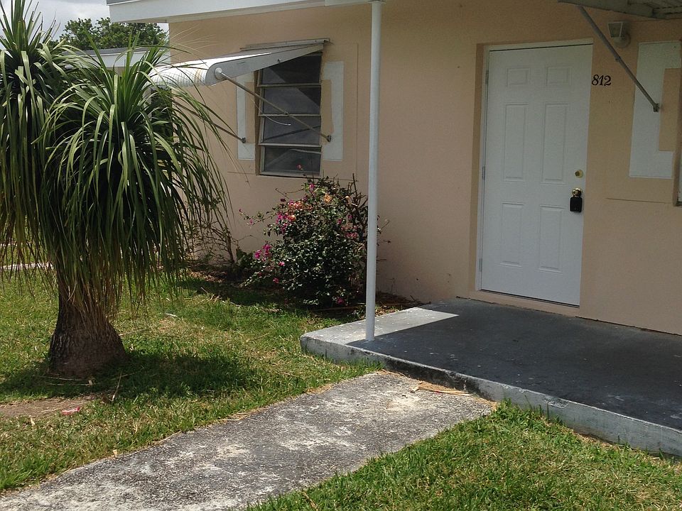 1st image of 812 NW 5th Ct