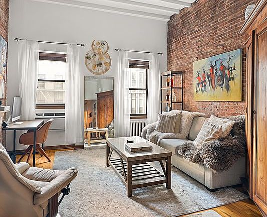2nd image of 46 W 65th St APT 5A
