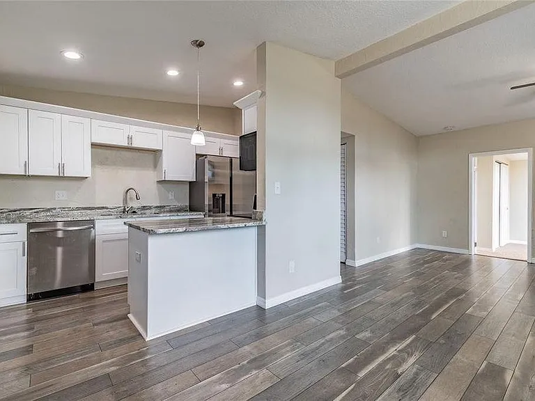 139 Sunlit Cove Dr NE — Photo 12
