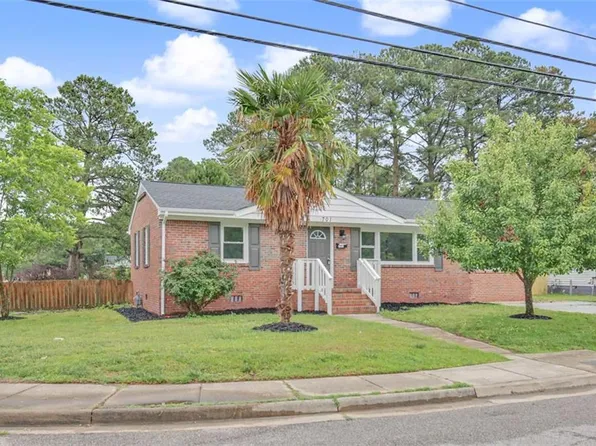 701 Sparrow Rd, Chesapeake, VA 23325