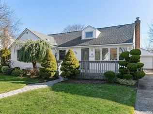 755 Preston Rd, East Meadow, NY 11554