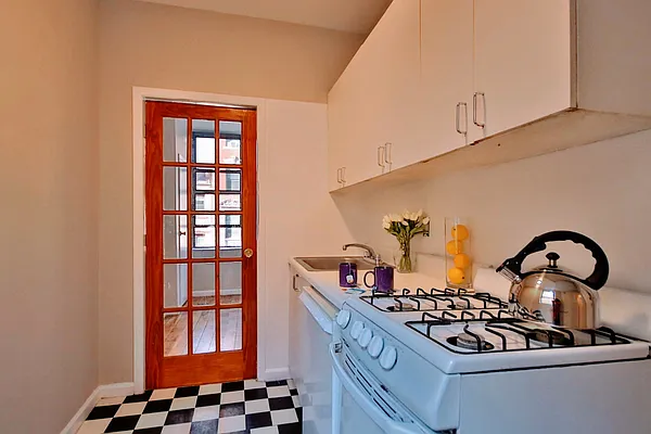 Rented by Compass | media 10