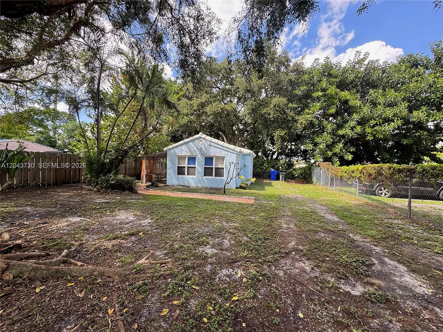 Hollywood Beach Gardens — Photo 1