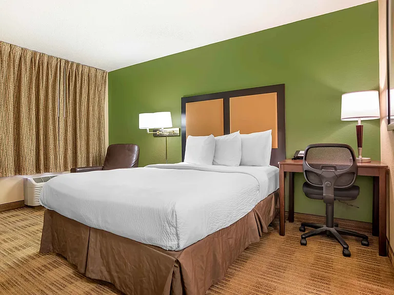 Studio Suite - 1 Queen Bed