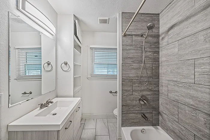 2802 Dancy St — Photo 11