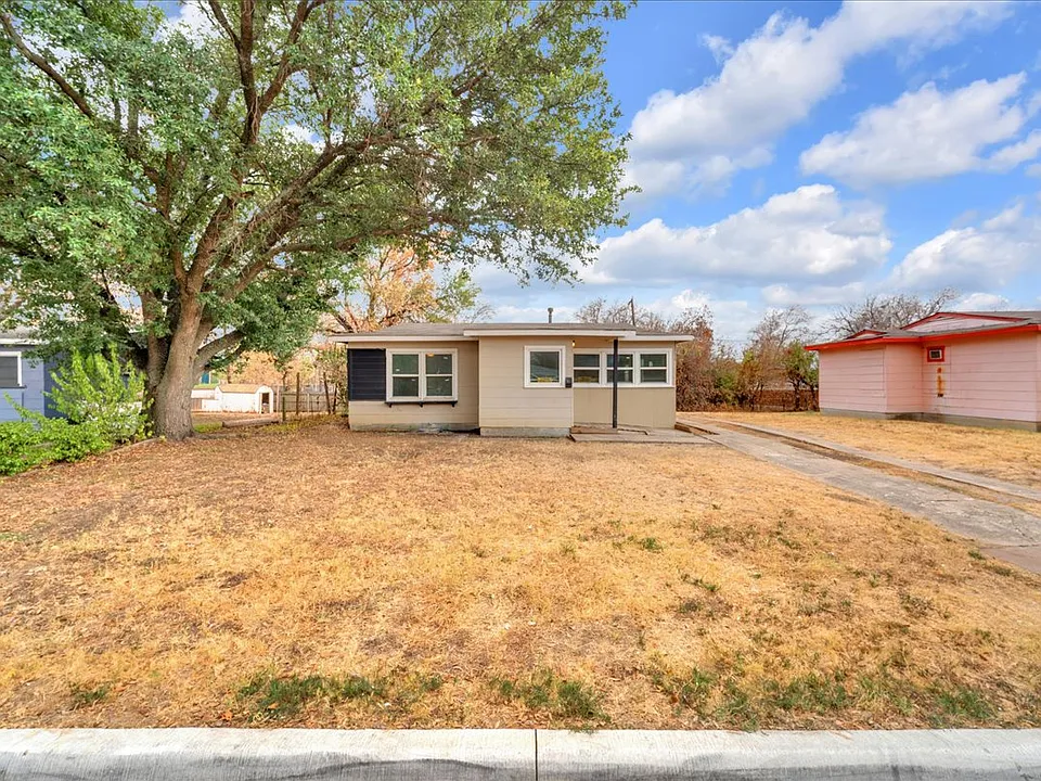 5528 Rickenbacker Pl