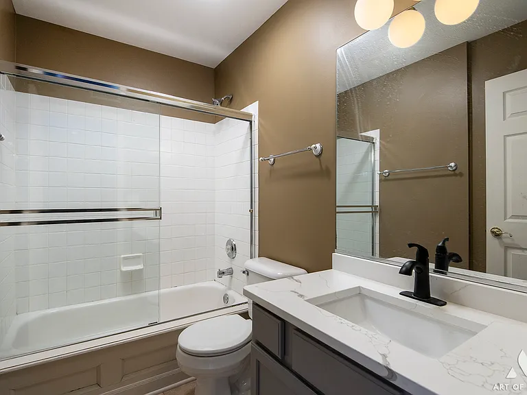 2838 N Greenwood Ave — Photo 10
