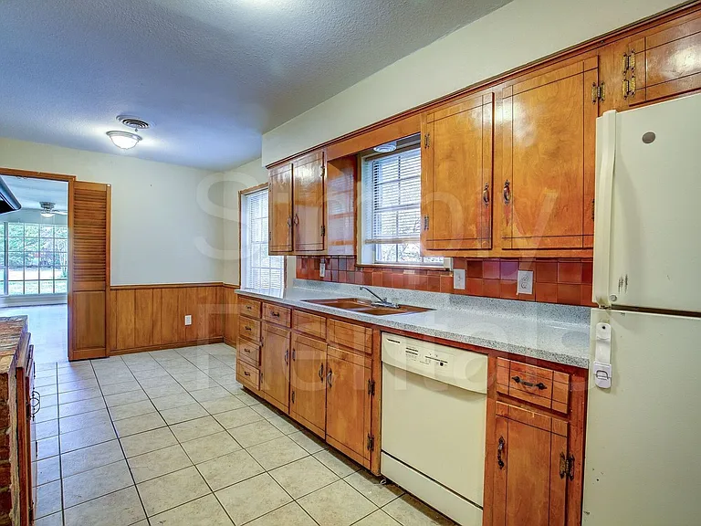 6426 Chapman Dr — Photo 9