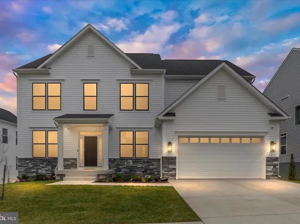 423 Meadow Creek Dr, Bowie, MD 20716